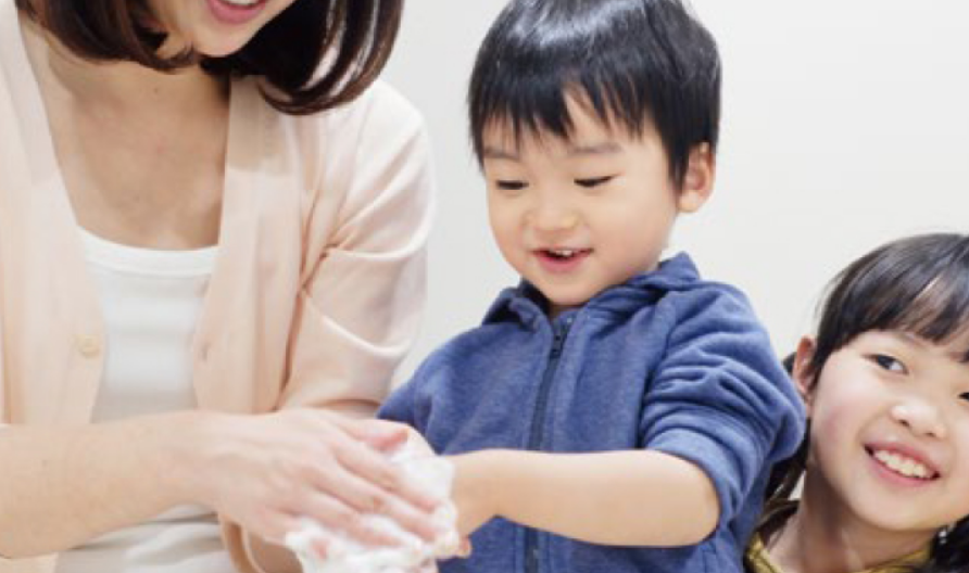 家族が並ぶと身動きが取れず、時間がかかる。