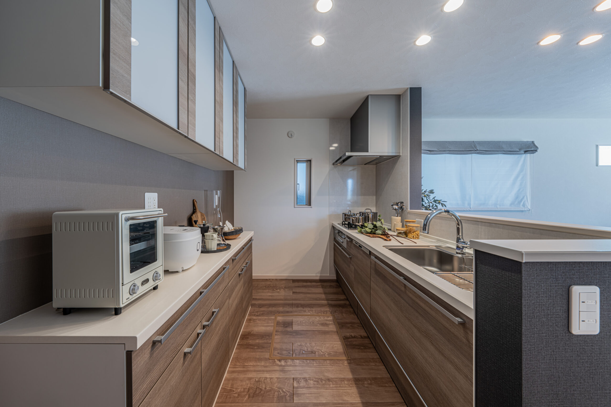 贅沢な静寂と開放感。日常を特別に変える、光の邸。