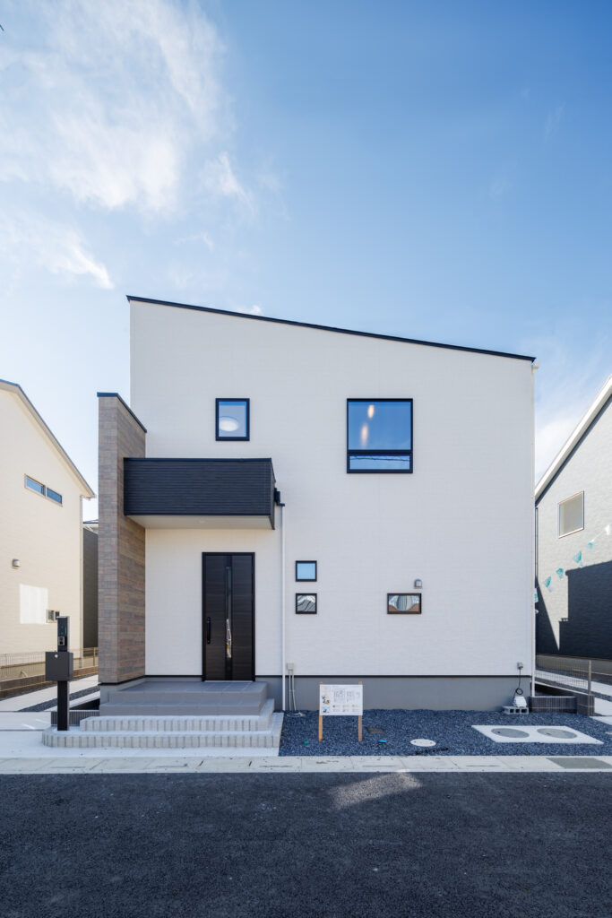 光を取り込む南側吹き抜けのある、開放的な住まい