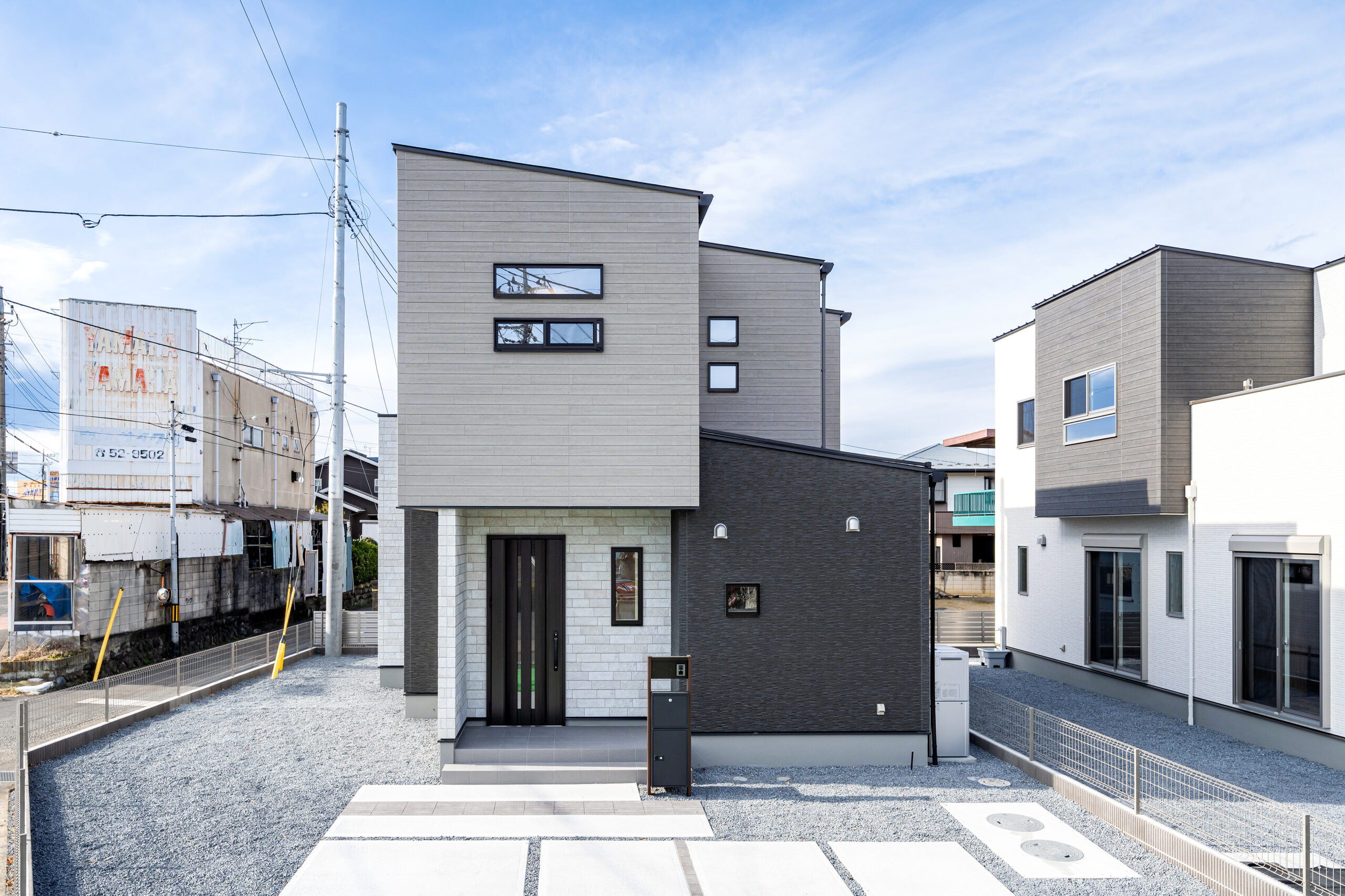 どこへでも軽やかに。巡るクローゼットと、寛ぎの広間。