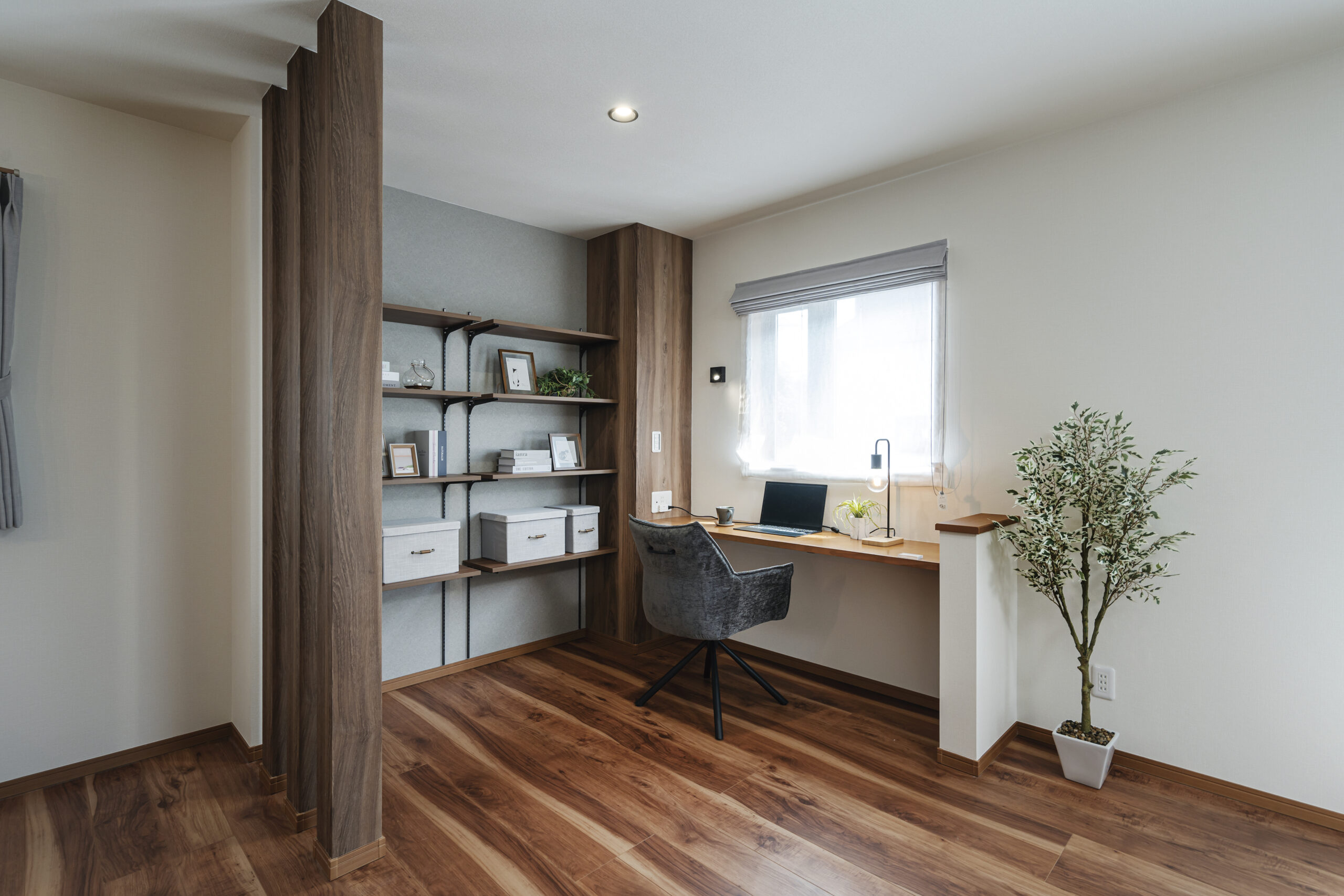 光渡る大空間と、寄り添う収納。家族の今を鮮やかに。