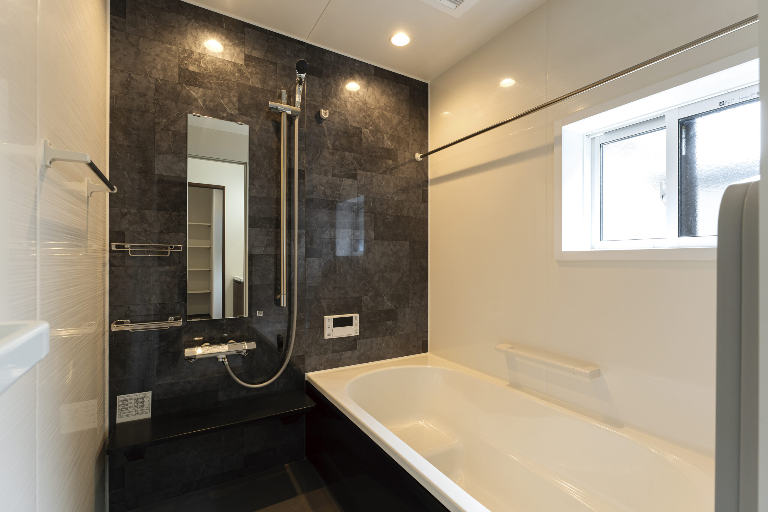 広がる余白、集う喜び。日常をカフェに変える住まい。