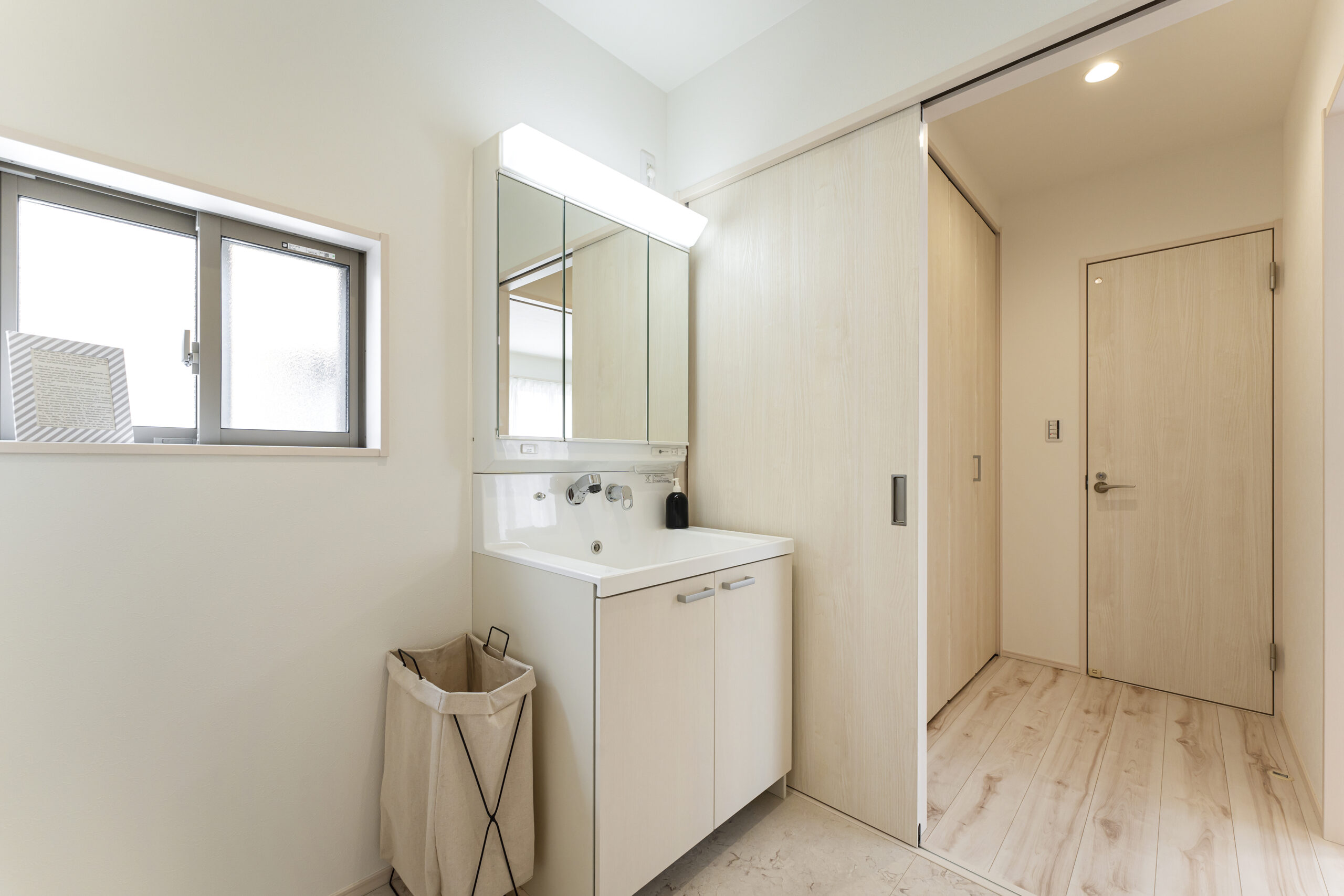 家事の合間に、ひと息つく贅。心潤うカウンターのある暮らし。