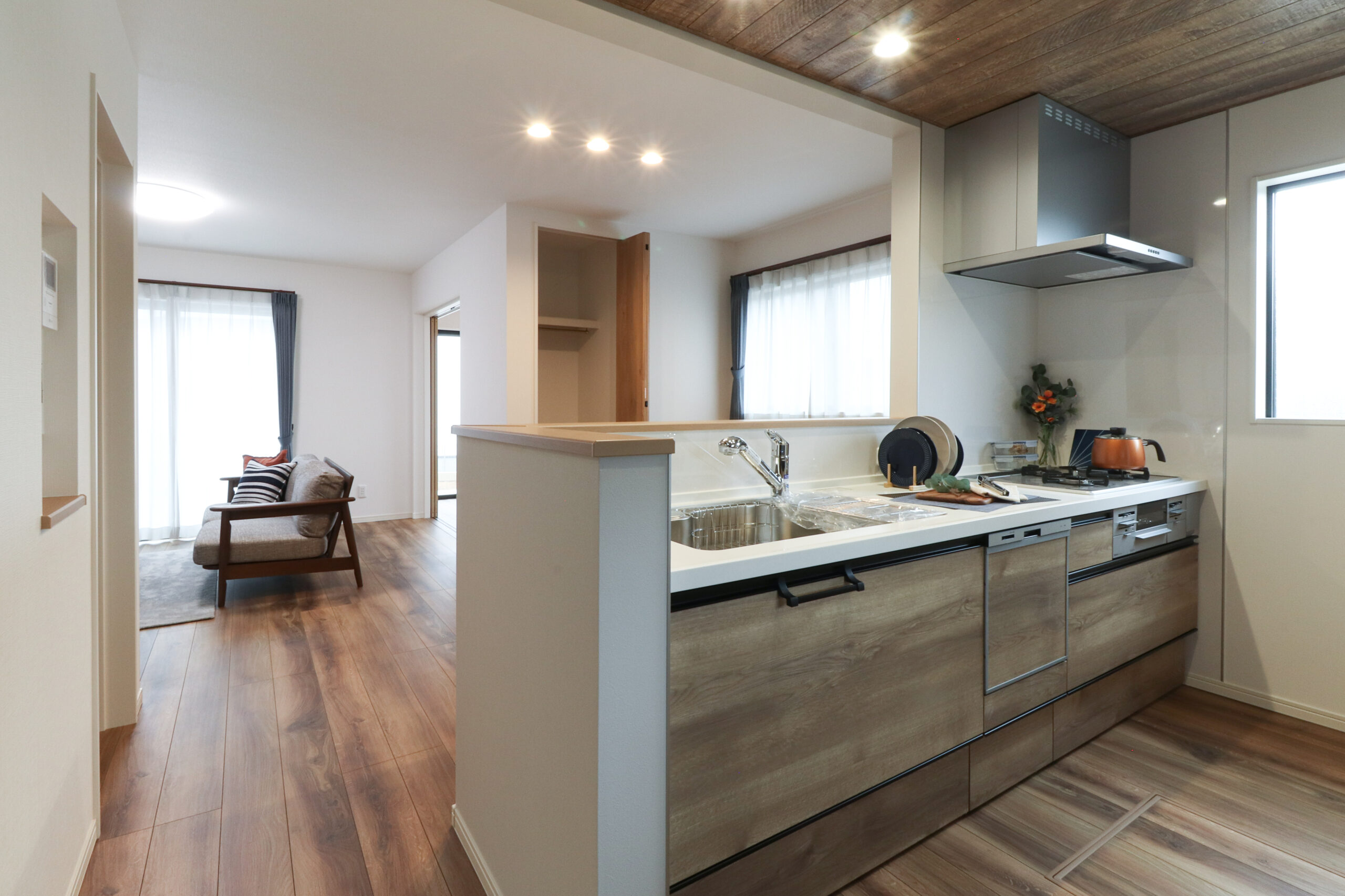 結ぶ動線、ほどける心。家事ラクが描く、家族のゆとり。