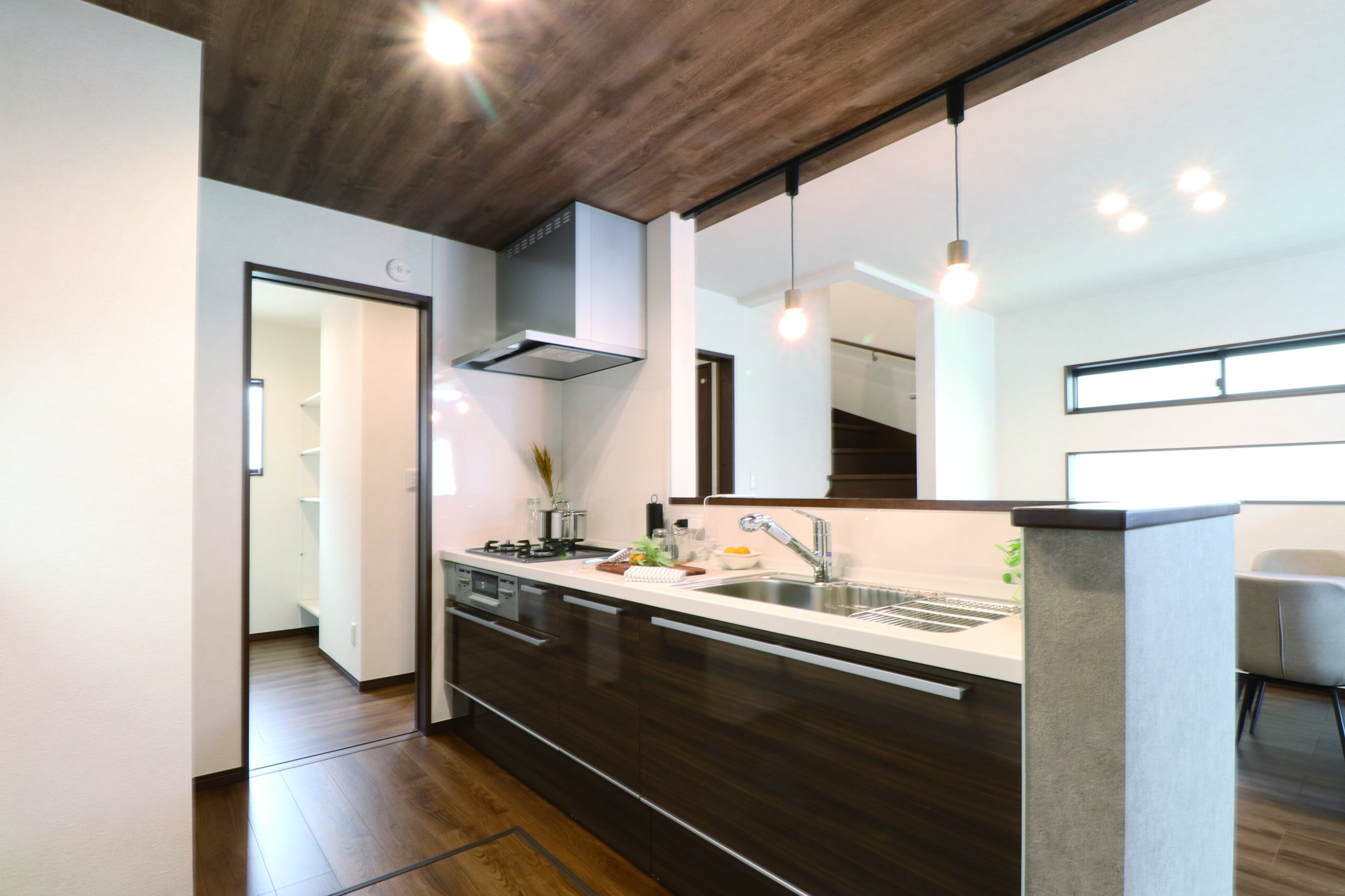 美しく整え、豊かに暮らす。センスが息づく、凛とした住まい。